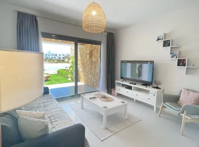 Lagoonfront Easy 1bdr Swan El Gouna Apartment *